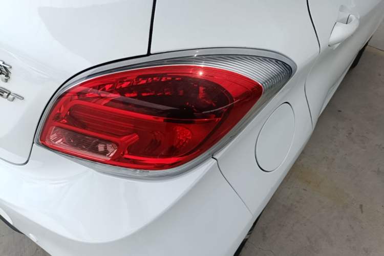 Used CHANGAN Benni E-Star 2020 Heartbeat Edition NMC Lithium Right Rear Taillight