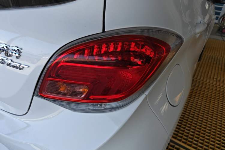 Used CHANGAN Benni E-Star 2020 Xinyue Edition Lithium-NMC Right Rear Taillight