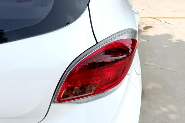 Used CHANGAN Benni E-Star 2020 Heartbeat Edition NMC Lithium Right Rear Taillight