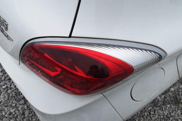 Used CHANGAN Benni E-Star 2020 Heartbeat Edition NMC Lithium Right Rear Taillight