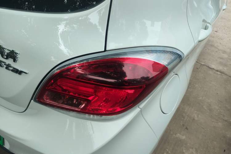 Used CHANGAN Benni E-Star 2020 Heartbeat Edition NMC Lithium Right Rear Taillight