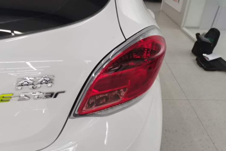 Used CHANGAN Benni E-Star 2020 Heartbeat Edition NMC Lithium Right Rear Taillight