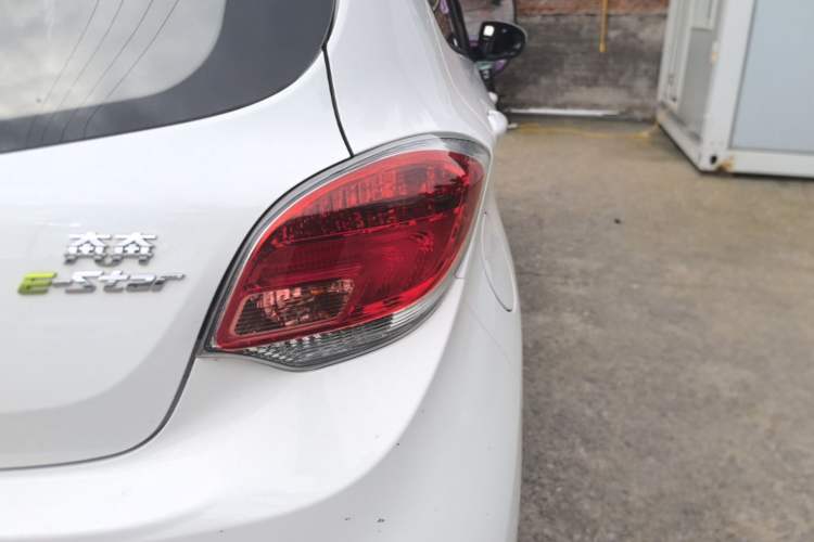 Used CHANGAN Benni E-Star 2020 Xinyue Edition Lithium Iron Phosphate (31.95 kWh) Right Rear Taillight