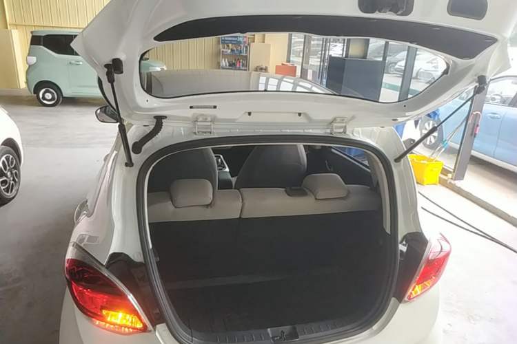 Used CHANGAN Benni E-Star 2020 Xinyue Edition Lithium-NMC Trunk