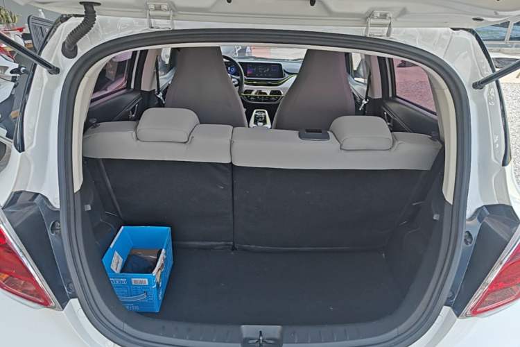 Used CHANGAN Benni E-Star 2020 Xinyue Edition Lithium Iron Phosphate (31.18 kWh) Trunk