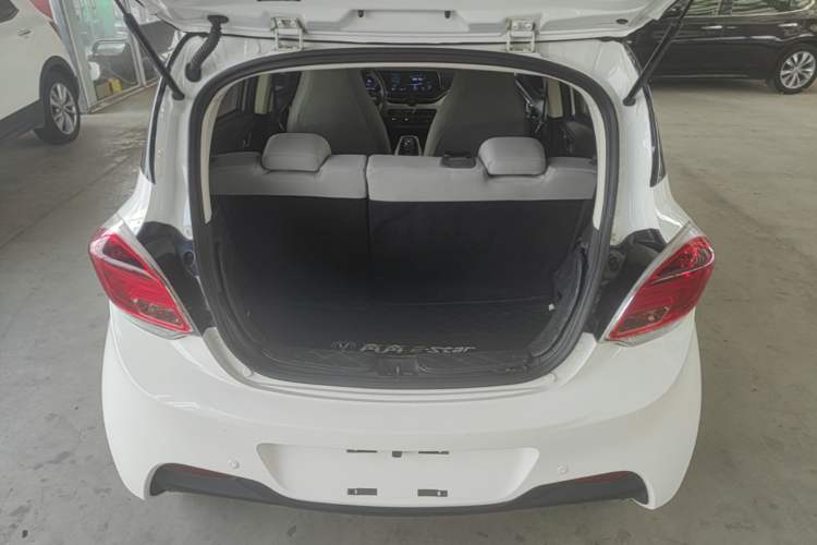 Used CHANGAN Benni E-Star 2020 Heart Edition Lithium Iron Phosphate (31.18 kWh) Trunk