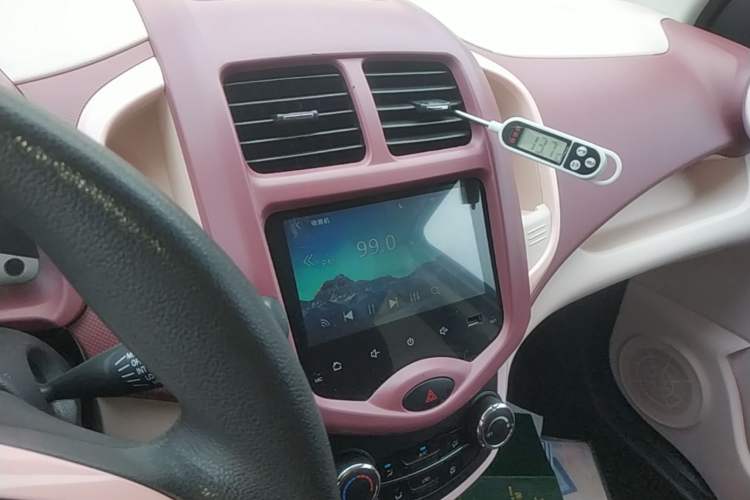 Used CHANGAN Benni E-Star 2021 National Edition Colorful Version Lithium Iron Phosphate (31.86 kWh) Audio And AC Panel