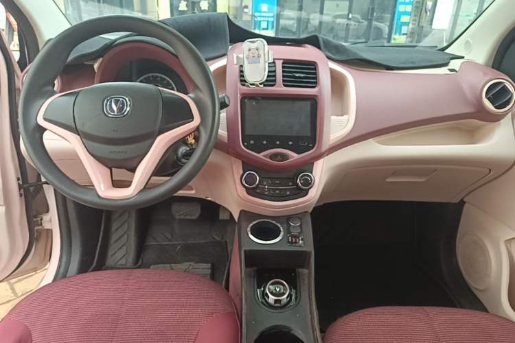 Used CHANGAN Benni E-Star 2021 National Edition Colorful Version Lithium Iron Phosphate (31.86 kWh) Audio And AC Panel
