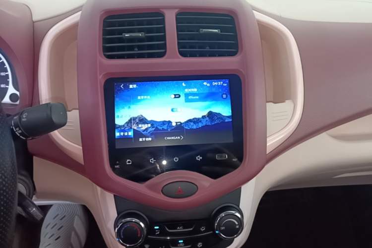 Used CHANGAN Benni E-Star 2021 National Edition Colorful Version Lithium Iron Phosphate (31.86 kWh) Audio And AC Panel
