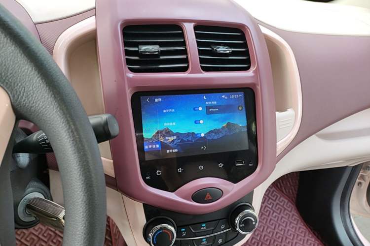 Used CHANGAN Benni E-Star 2021 National Edition Colorful Version Lithium Iron Phosphate (31.86 kWh) Audio And AC Panel