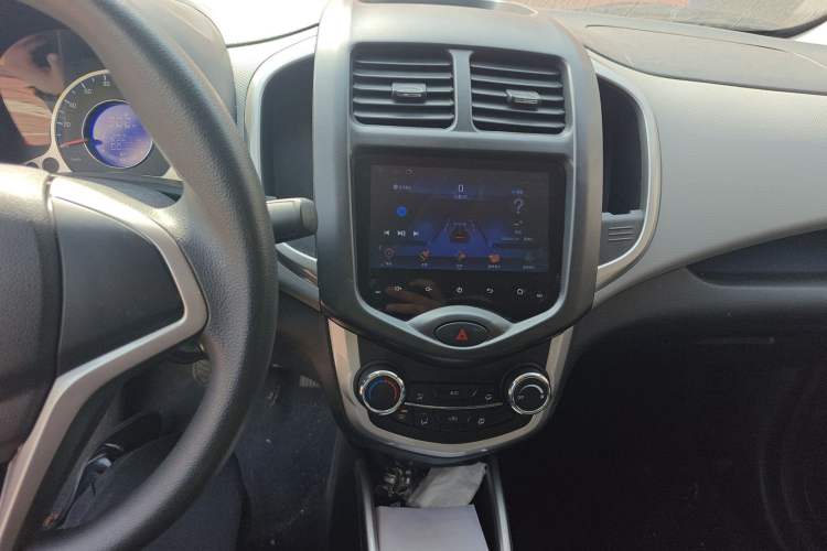 Used CHANGAN Benni E-Star 2021 National Edition Xin Yue Version Lithium Iron Phosphate (31.95 kWh) Audio And AC Panel