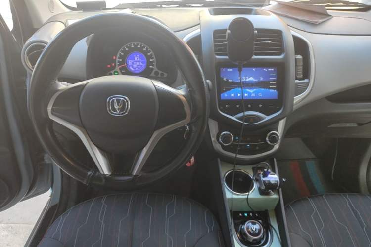Used CHANGAN Benni E-Star 2021 National Edition Xinyi Version (Fast-Charging Edition) Lithium Iron Phosphate (31.18 kWh) Center Console