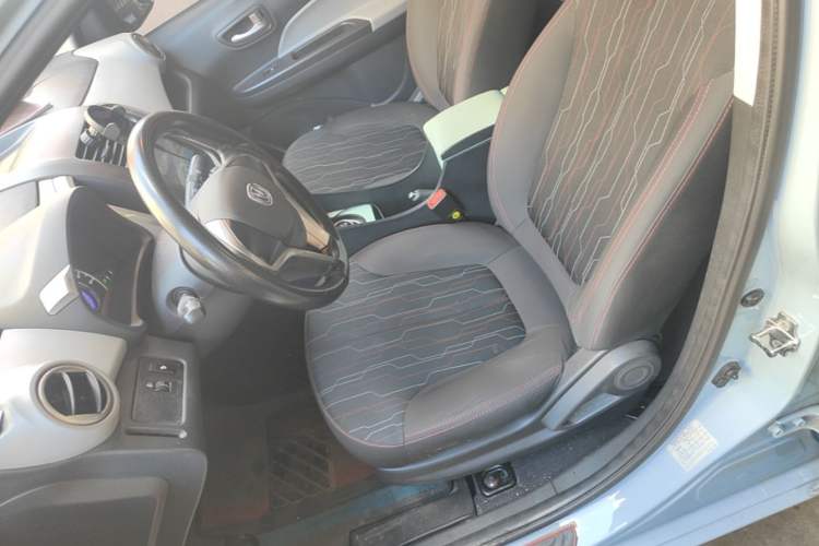Used CHANGAN Benni E-Star 2021 National Edition Xinyi Version (Fast-Charging Edition) Lithium Iron Phosphate (31.18 kWh) Left Front Seat
