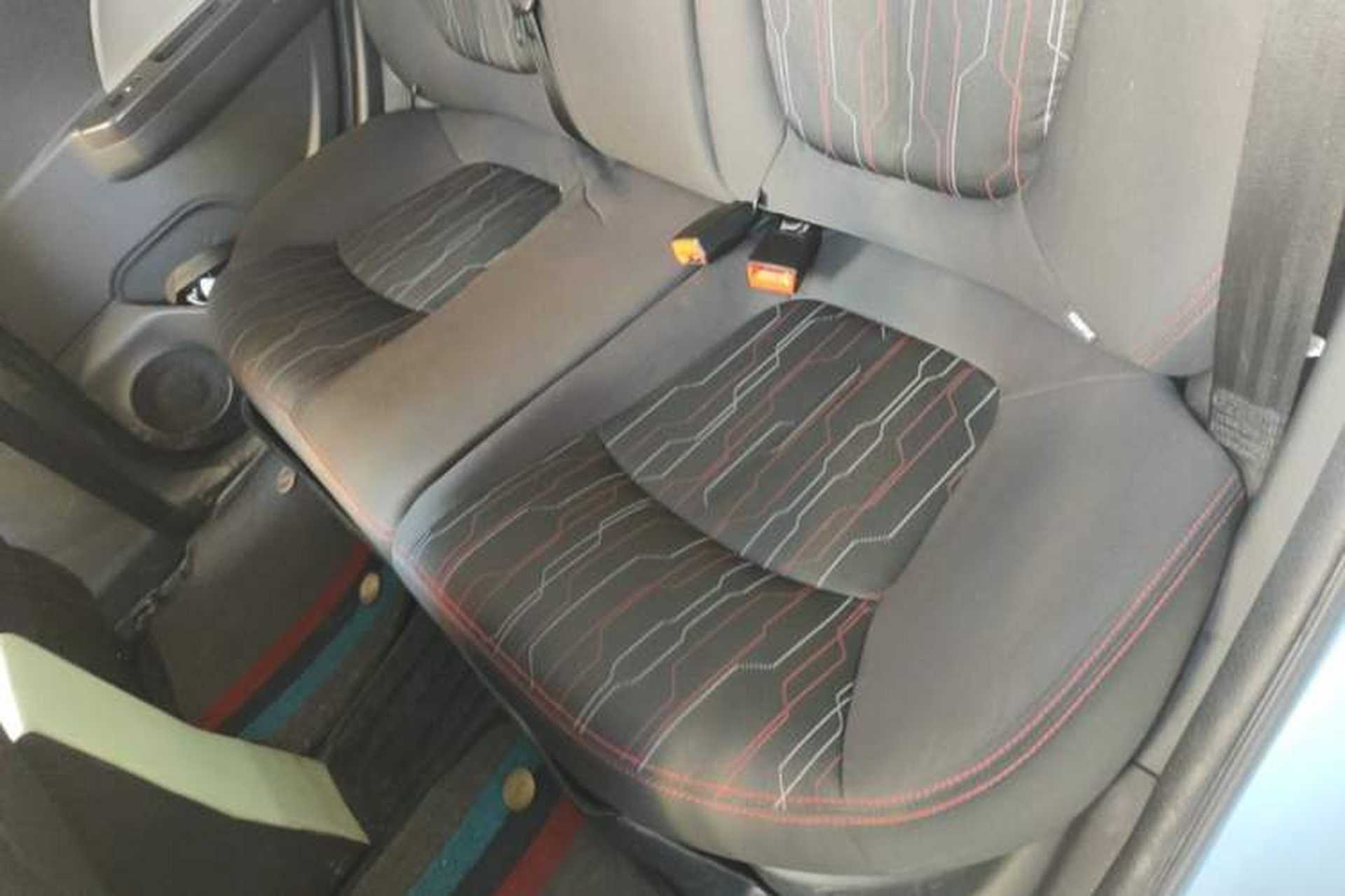 Used CHANGAN Benni E-Star 2021 National Edition Xinyi Version (Fast-Charging Edition) Lithium Iron Phosphate (31.18 kWh) Left Rear Seat