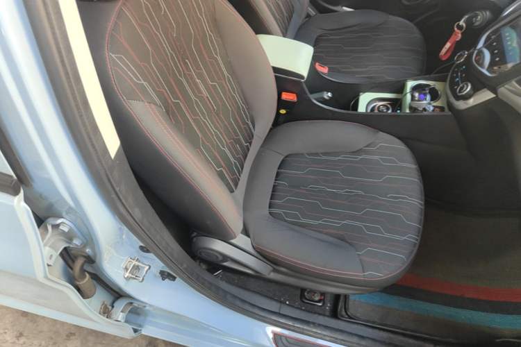 Used CHANGAN Benni E-Star 2021 National Edition Xinyi Version (Fast-Charging Edition) Lithium Iron Phosphate (31.18 kWh) Right Front Seat