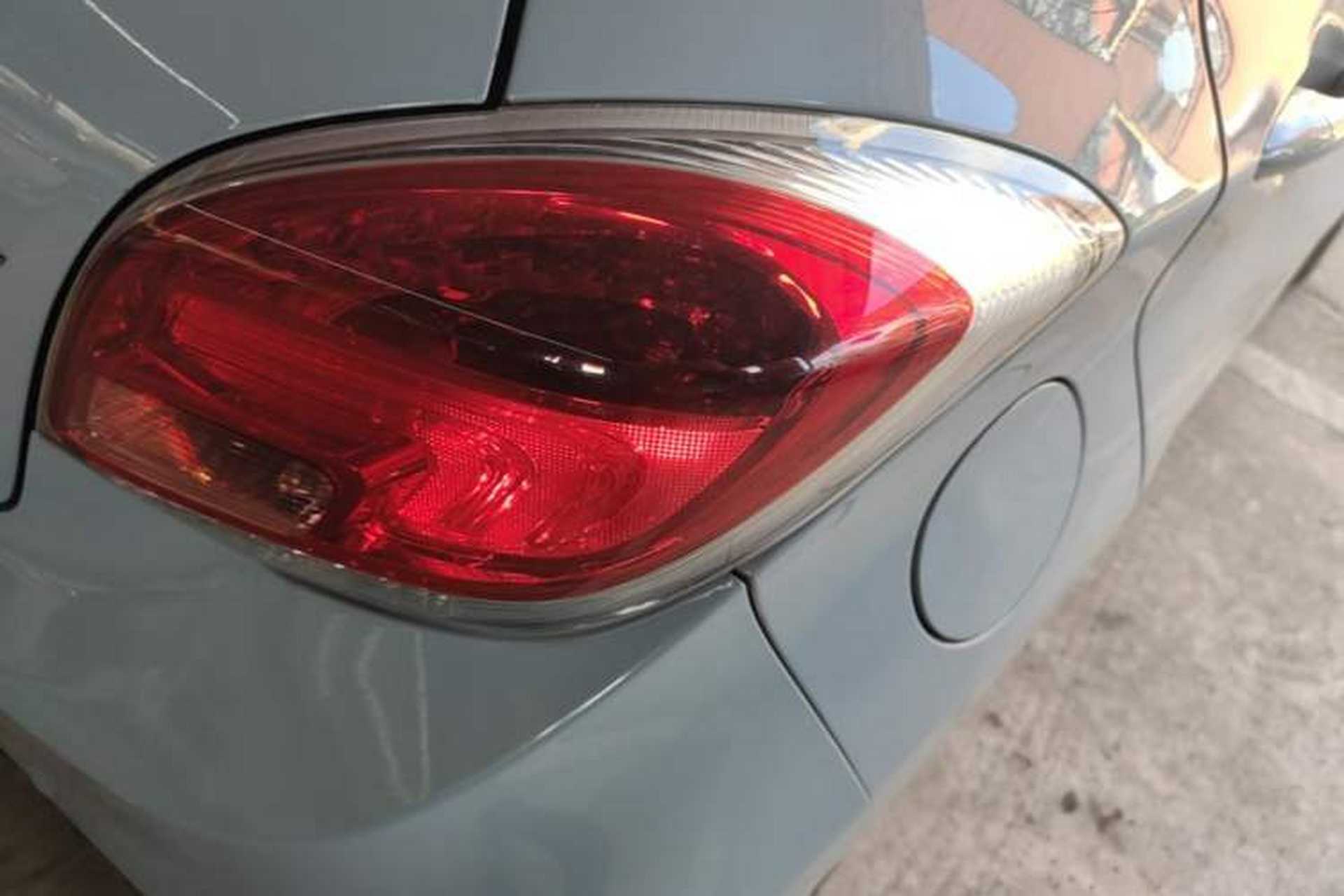 Used CHANGAN Benni E-Star 2021 National Edition Xinyi Version (Fast-Charging Edition) Lithium Iron Phosphate (31.18 kWh) Right Rear Taillight