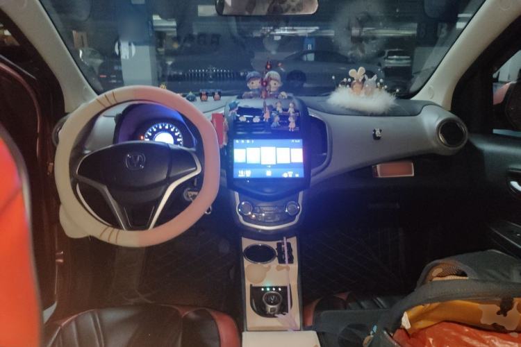 Used CHANGAN Benni E-Star 2021 National Edition Xin Yue Version Lithium Iron Phosphate (31.95 kWh) Center Console