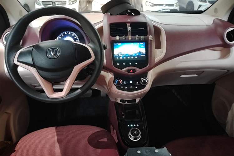 Used CHANGAN Benni E-Star 2021 National Edition Colorful Version Lithium Iron Phosphate (31.86 kWh) Center Console