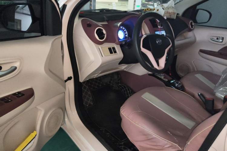 Used CHANGAN Benni E-Star 2021 National Edition Colorful Version Lithium Iron Phosphate (31.86 kWh) Driver Seat
