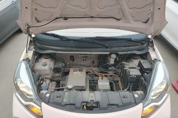 Used CHANGAN Benni E-Star 2021 National Edition Colorful Version Lithium Iron Phosphate (31.86 kWh) Engine Bay