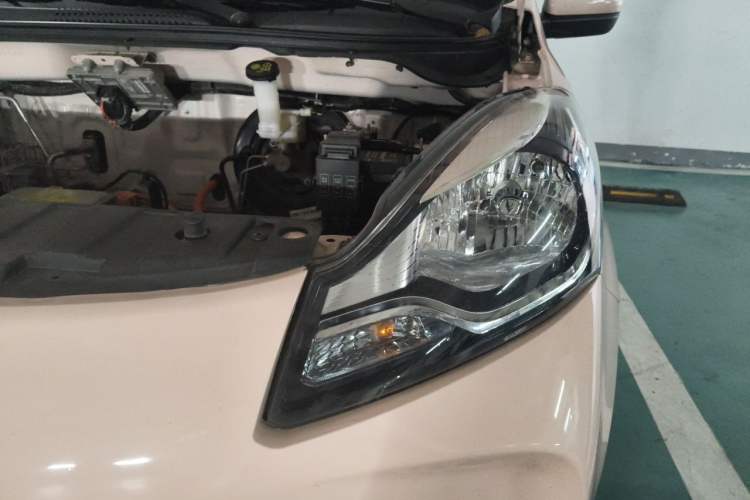 Used CHANGAN Benni E-Star 2021 National Edition Colorful Version Lithium Iron Phosphate (31.86 kWh) Engine Bay Left