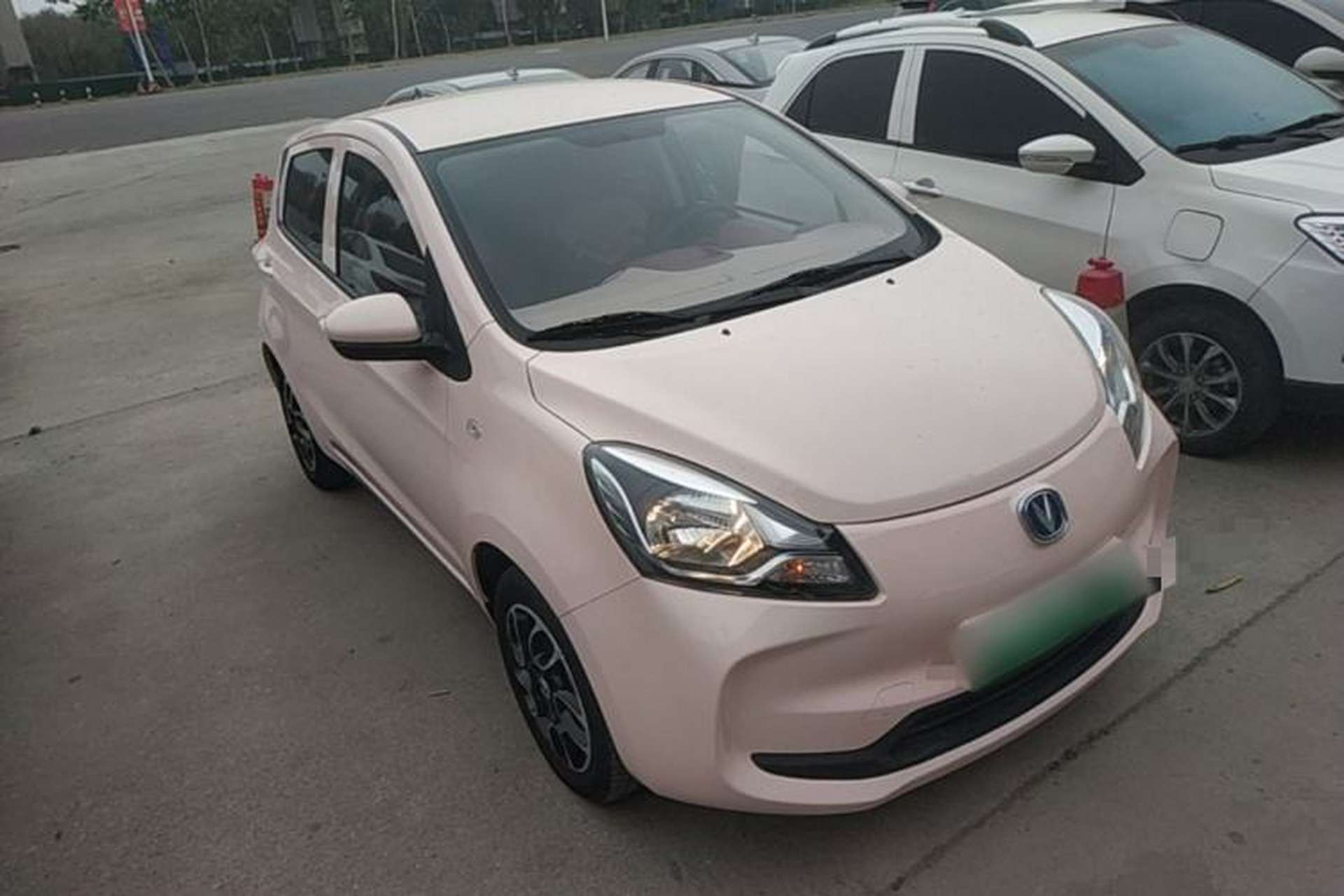 Used CHANGAN Benni E-Star 2021 National Edition Colorful Version Lithium Iron Phosphate (31.86 kWh) Exterior 1