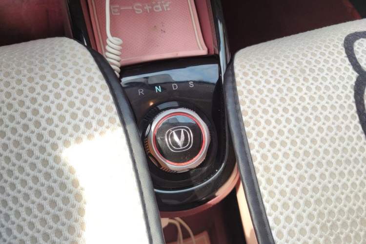 Used CHANGAN Benni E-Star 2021 National Edition Colorful Version Lithium Iron Phosphate (31.86 kWh) Gear Lever