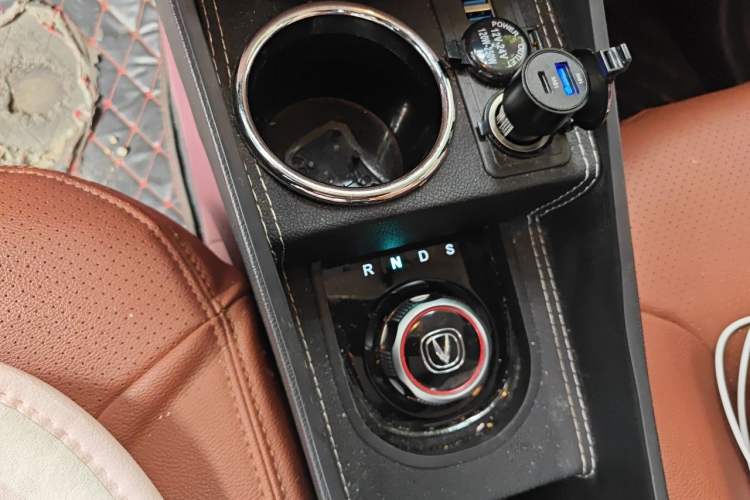 Used CHANGAN Benni E-Star 2021 National Edition Colorful Version Lithium Iron Phosphate (31.95 kWh) Gear Lever