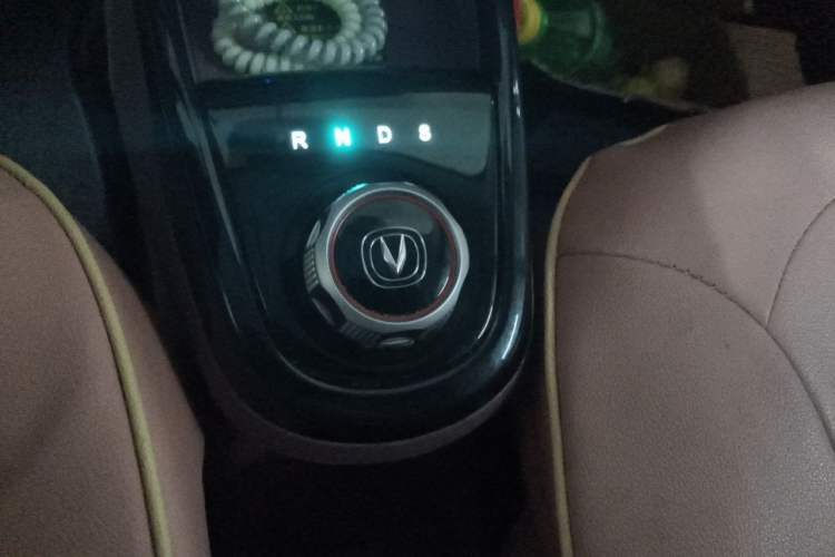 Used CHANGAN Benni E-Star 2021 National Edition Colorful Version Lithium Iron Phosphate (31.86 kWh) Gear Lever