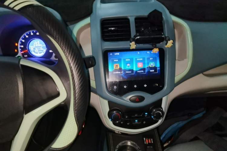 Used CHANGAN Benni E-Star 2021 National Edition Colorful Version Lithium Iron Phosphate (31.86 kWh) Audio And AC Panel