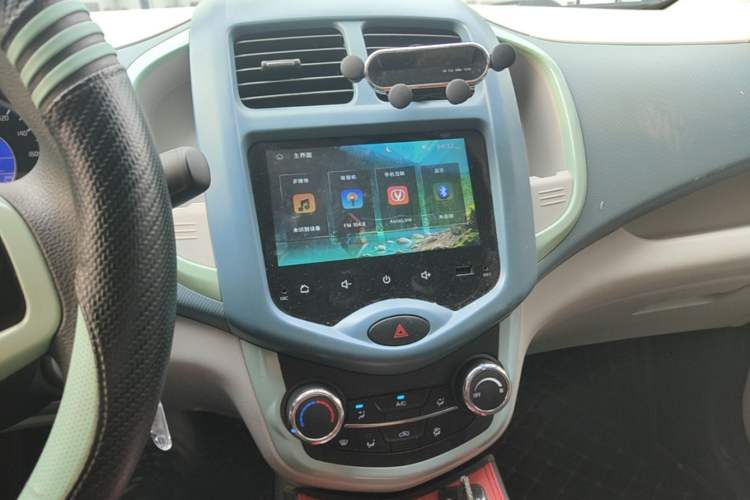 Used CHANGAN Benni E-Star 2021 National Edition Colorful Version Lithium Iron Phosphate (31.86 kWh) Audio And AC Panel