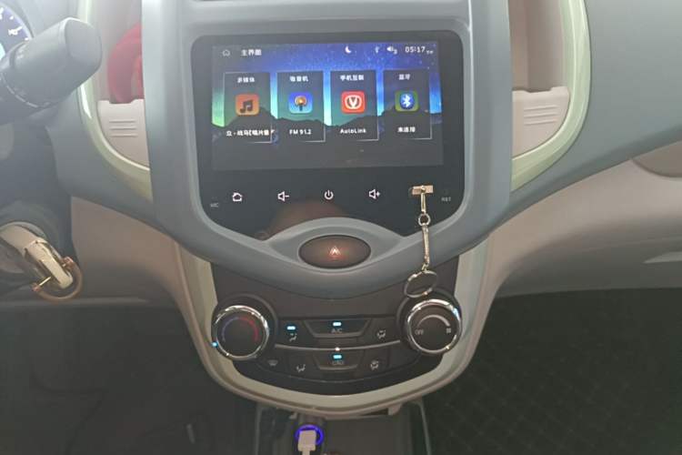 Used CHANGAN Benni E-Star 2021 National Edition Colorful Version Lithium Iron Phosphate (31.86 kWh) Audio And AC Panel