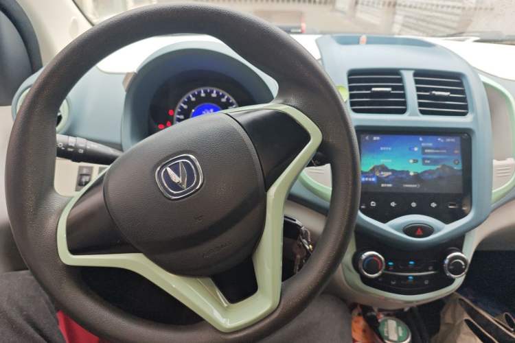 Used CHANGAN Benni E-Star 2021 National Edition Colorful Version Lithium Iron Phosphate (31.86 kWh) Audio And AC Panel