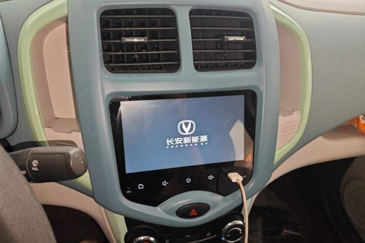 Used CHANGAN Benni E-Star 2021 National Edition Colorful Version Lithium Iron Phosphate (31.86 kWh) Audio And AC Panel
