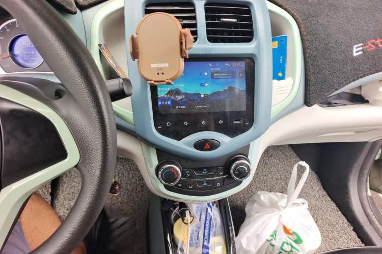 Used CHANGAN Benni E-Star 2021 National Edition Xin Yue Version Lithium-Ion Battery Audio And AC Panel