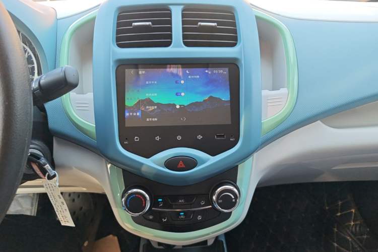 Used CHANGAN Benni E-Star 2021 National Edition Colorful Version Lithium Iron Phosphate (31.86 kWh) Audio And AC Panel