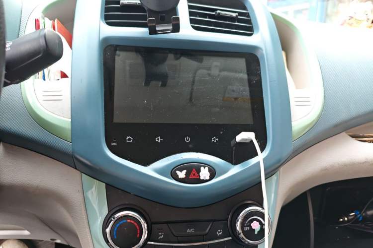 Used CHANGAN Benni E-Star 2021 National Edition Colorful Version Lithium Iron Phosphate (31.86 kWh) Audio And AC Panel