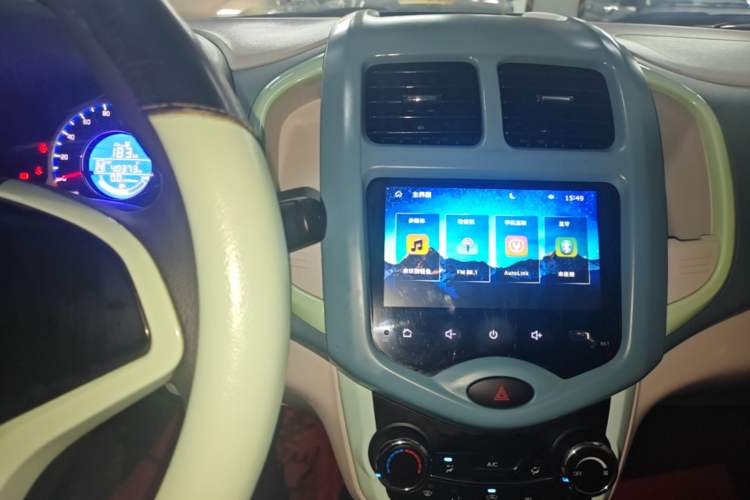 Used CHANGAN Benni E-Star 2021 National Edition Colorful Version Lithium Iron Phosphate (31.86 kWh) Audio And AC Panel