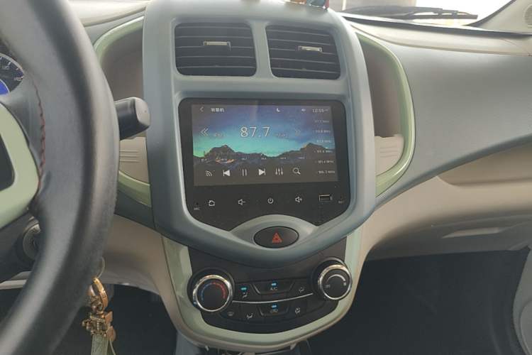 Used CHANGAN Benni E-Star 2021 National Edition Colorful Version Lithium Iron Phosphate (31.86 kWh) Audio And AC Panel