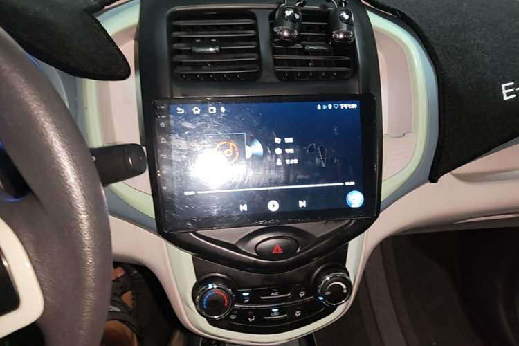 Used CHANGAN Benni E-Star 2021 National Edition Colorful Version Lithium Iron Phosphate (31.86 kWh) Audio And AC Panel