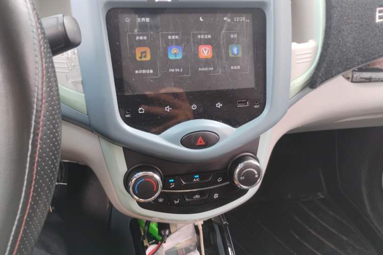 Used CHANGAN Benni E-Star 2021 National Edition Colorful Version Lithium Iron Phosphate (31.95 kWh) Audio And AC Panel