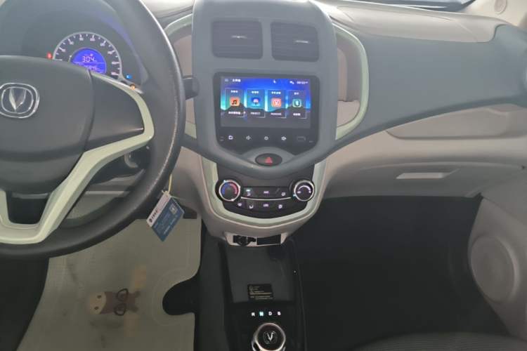 Used CHANGAN Benni E-Star 2021 National Edition Colorful Version Lithium Iron Phosphate (31.86 kWh) Audio And AC Panel