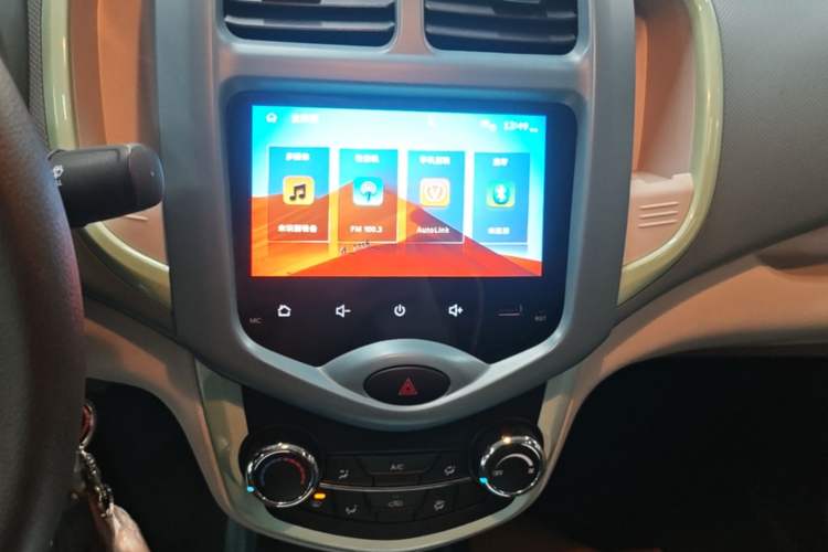 Used CHANGAN Benni E-Star 2021 National Edition Colorful Version Lithium Iron Phosphate (31.86 kWh) Audio And AC Panel