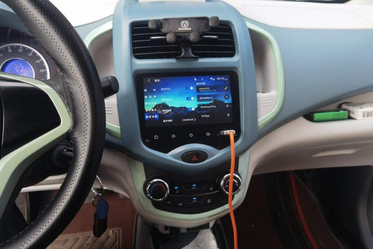 Used CHANGAN Benni E-Star 2021 National Edition Colorful Version Lithium Iron Phosphate (31.18 kWh) Audio And AC Panel