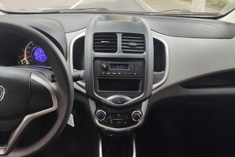 Used CHANGAN Benni E-Star 2021 National Edition Xin Yue Version Lithium Iron Phosphate (31.95 kWh) Audio And AC Panel