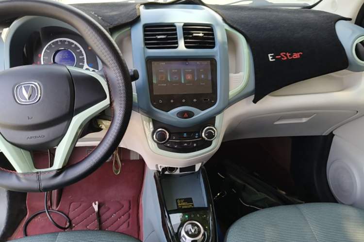 Used CHANGAN Benni E-Star 2021 National Edition Colorful Version Lithium Iron Phosphate (31.86 kWh) Audio And AC Panel