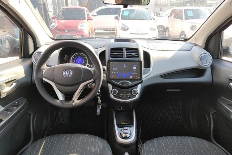 Used CHANGAN Benni E-Star 2021 National Edition Xin Yue Version (Fast-Charging Edition) Lithium Iron Phosphate (31.95 kWh) Center Console