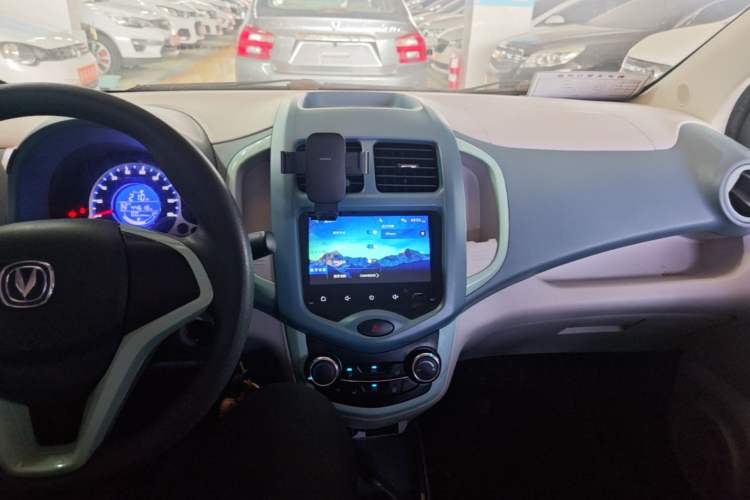 Used CHANGAN Benni E-Star 2021 National Edition Xin Yue Version Lithium Iron Phosphate (31.86 kWh) Center Console