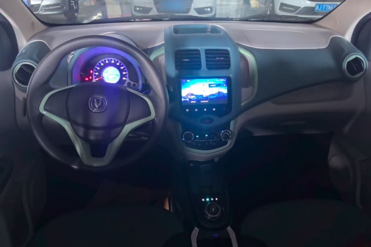 Used CHANGAN Benni E-Star 2021 National Edition Colorful Version Lithium Iron Phosphate (31.95 kWh) Center Console