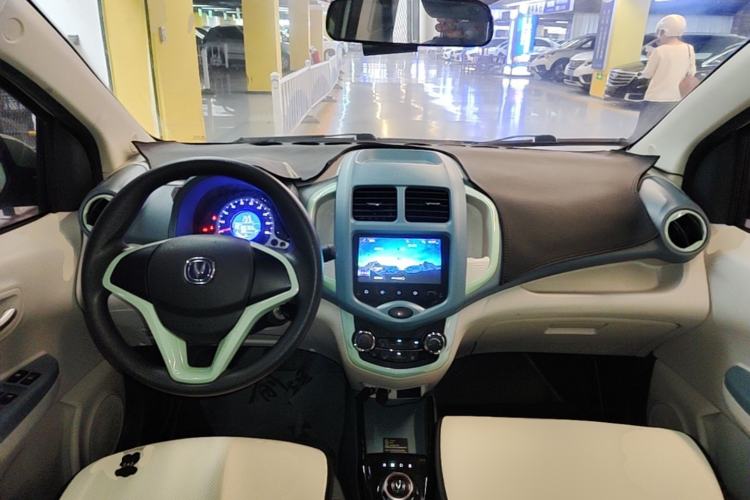 Used CHANGAN Benni E-Star 2021 National Edition Colorful Version Lithium Iron Phosphate (31.95 kWh) Center Console